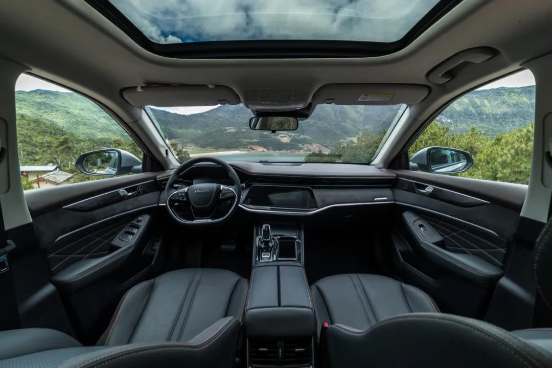 奕炫MAX新車到店！預訂尊享8大特權